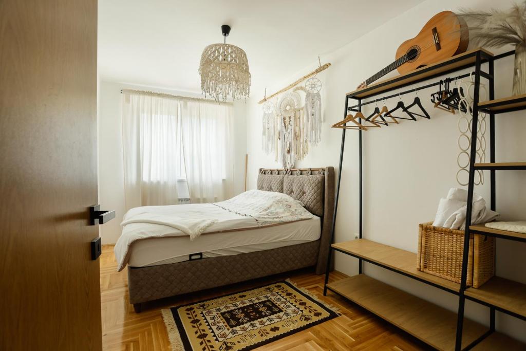 SanPedro - Industrial Elegance