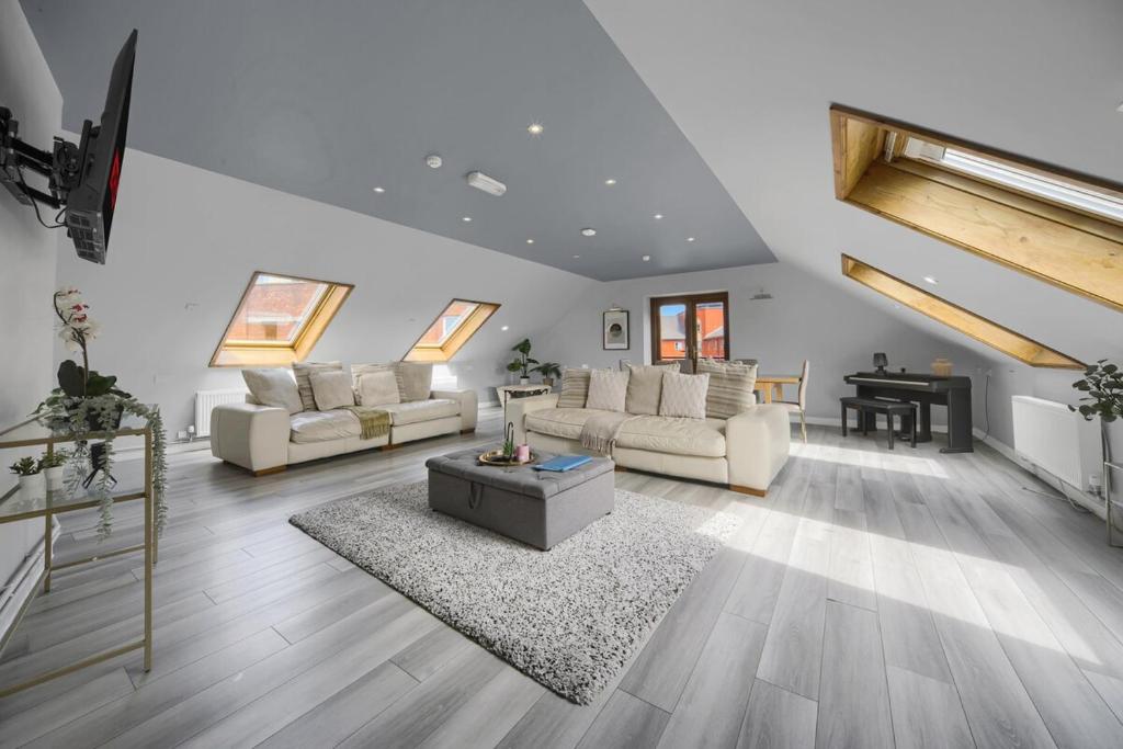 Luxury Penthouse Suite - Swansea Central - Beach, Swansea