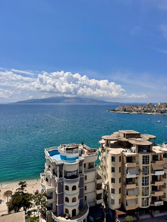 Jan's Apartment, Sarandë