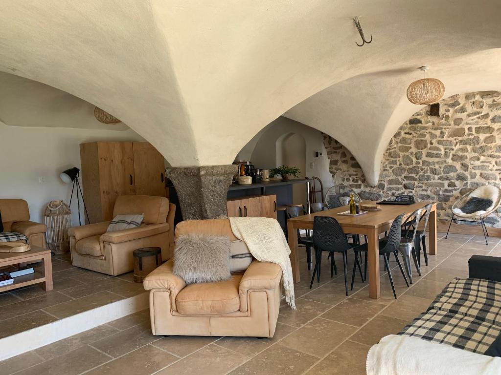 Ancienne ferme rénovée 8 pers, calme, confort, vue montagne et jardin - 3