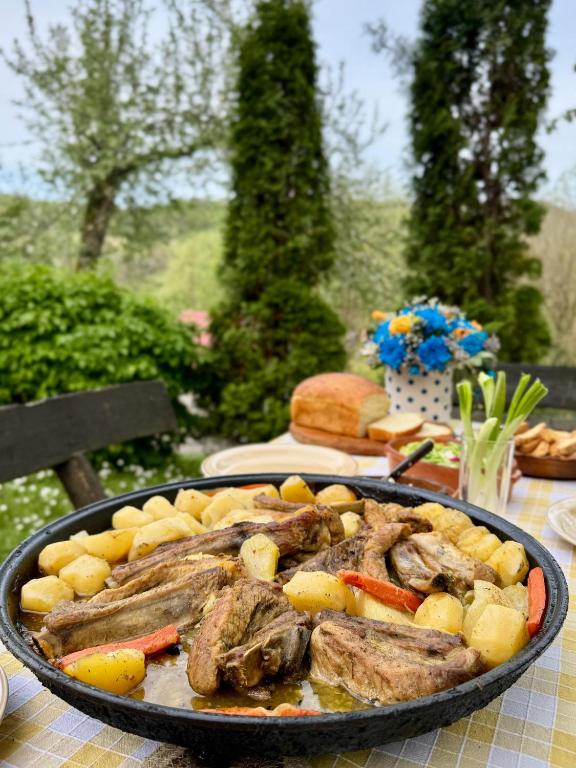 Eko imanje Sunce의 아침 식사나 호스트의 환대 모습