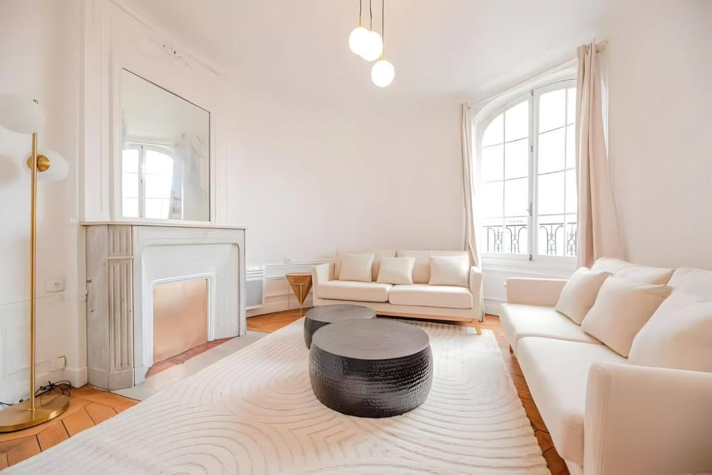 TBS 327 - Superb apartment with Eiffel Tower view - 2