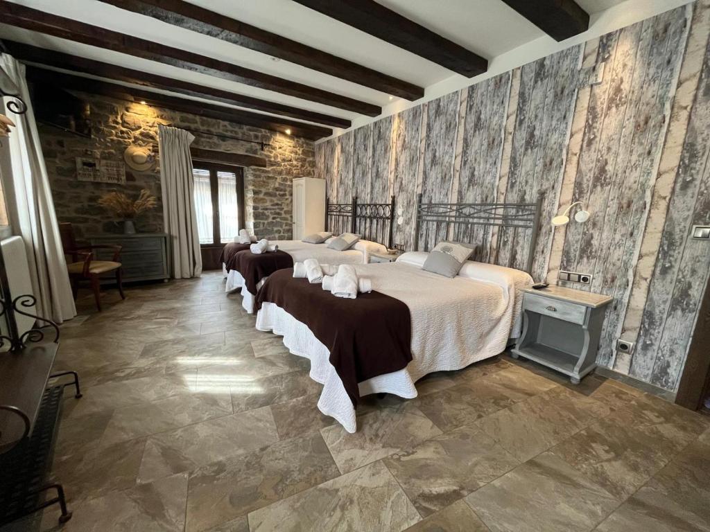 Fonda Carrera, Labuerda