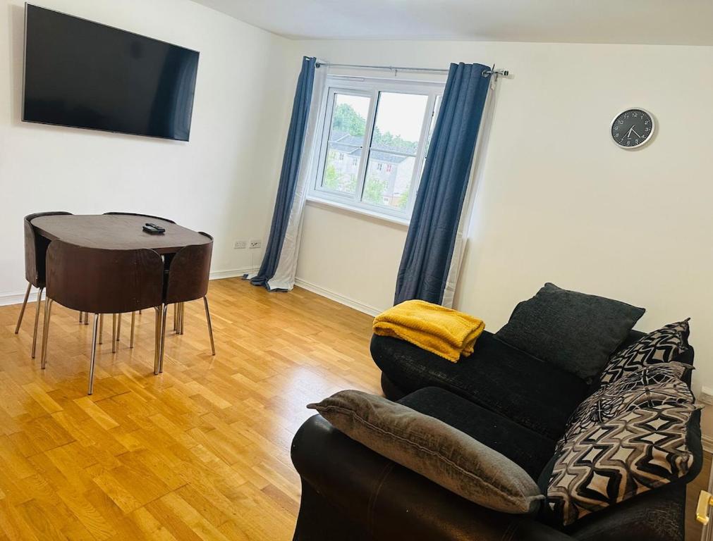 Modern Apt commute to Edinburgh, Livingston