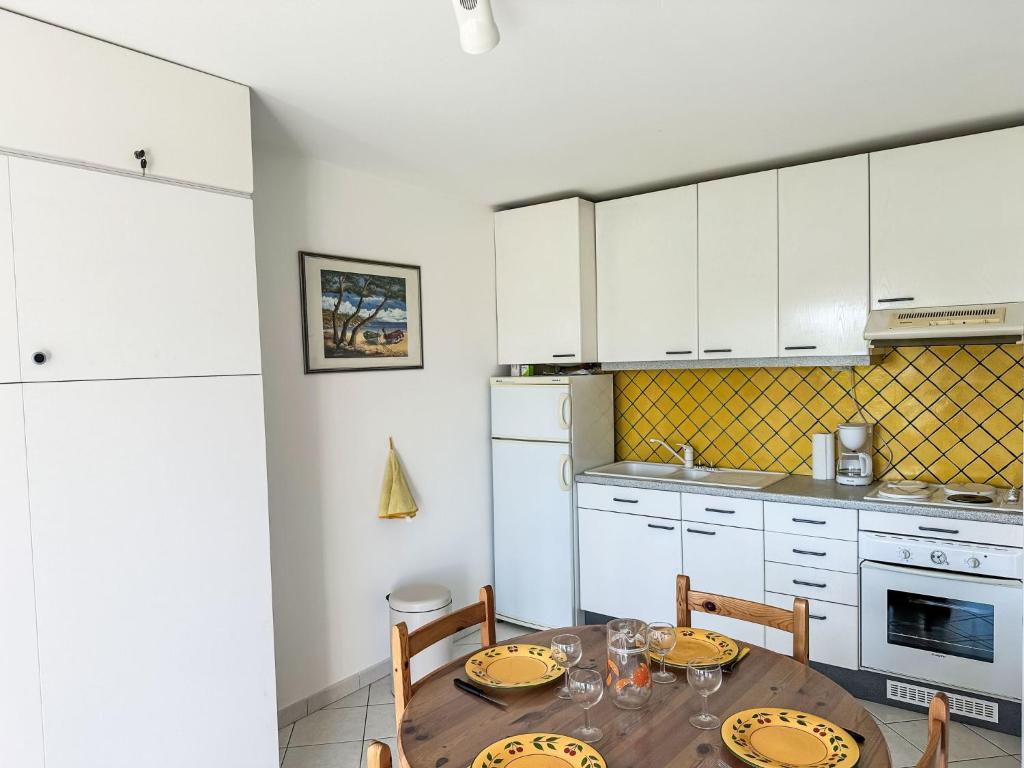 Apartment Les Roses Lauriers by Interhome - 2
