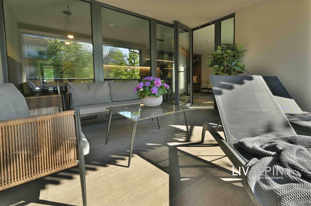 LIVALPIN Suite - 2