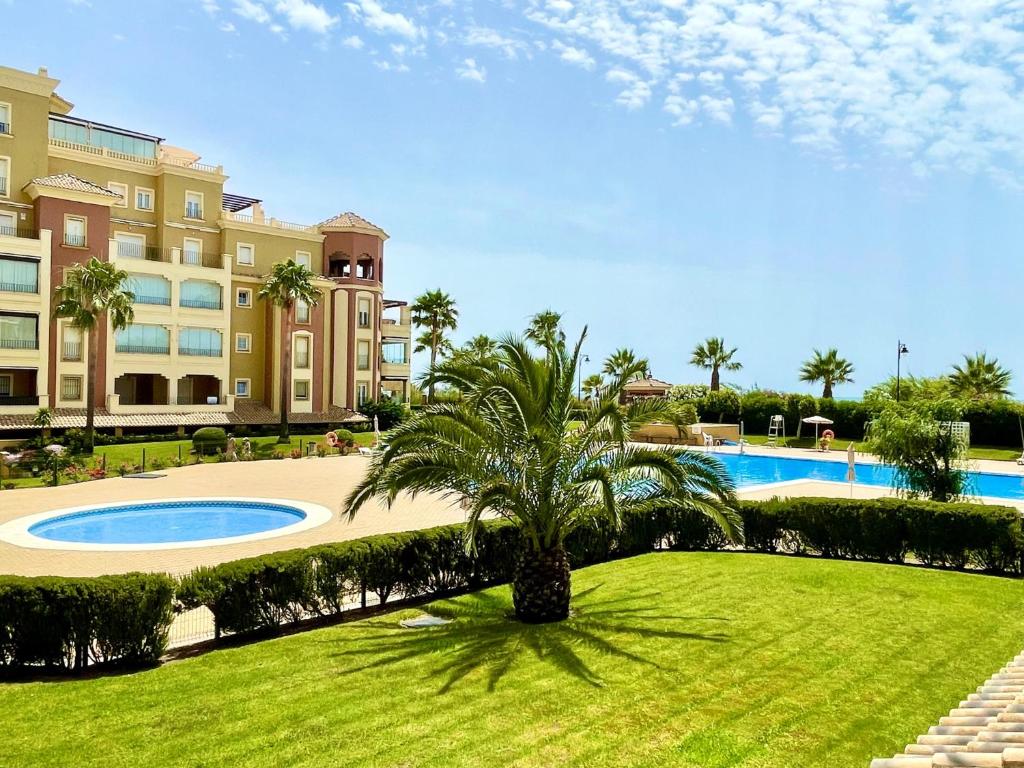 Los Cisnes, Isla Canela - By AC REAL, Isla Canela