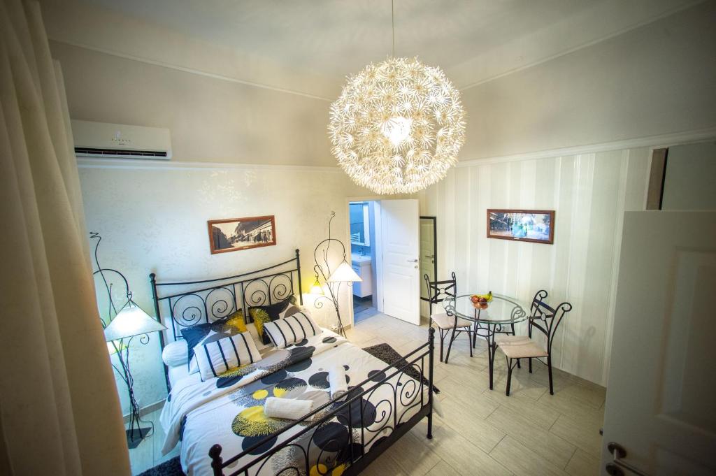 Central charm modern 2br apt-Free parking near - 2