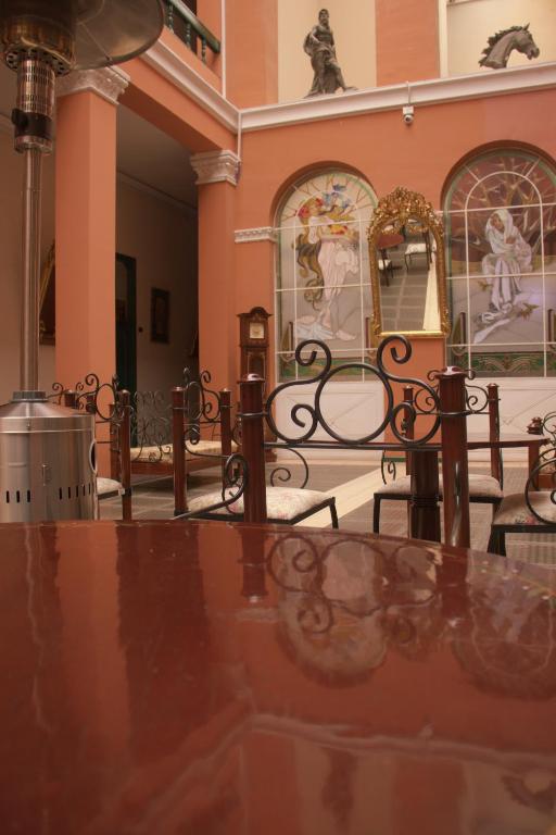 Gran Hotel París - 2