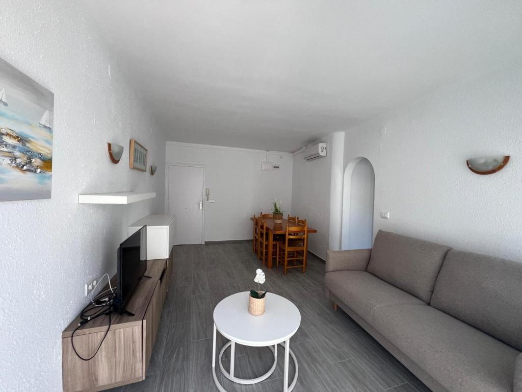 Bonito Apartamento en el centro de Rosas AV-77 - 2