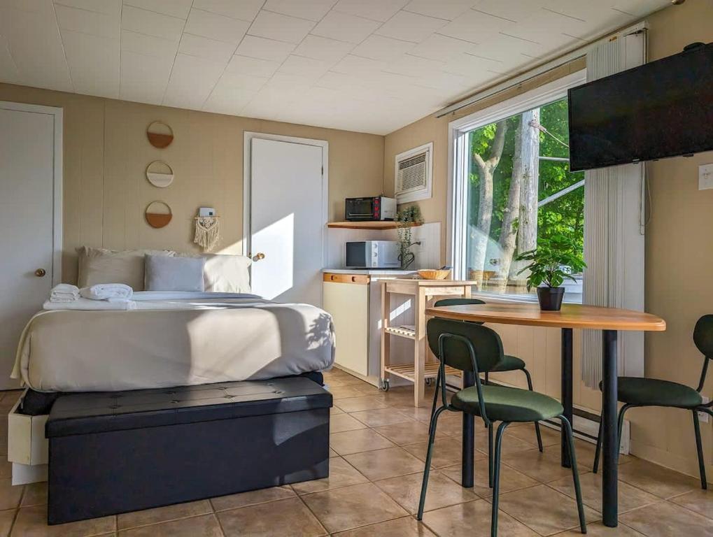 Chalet Studio #12 Wifi, AC & BBQ, Cap-Saint-Ignace