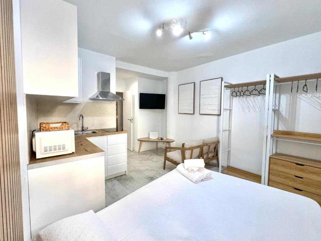La Plaza City Center & Beach Cozy Studios - 5