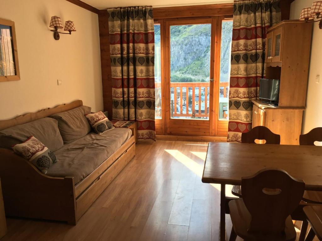 2 pièces 3* sud, 4 pers, balcon, parking privé - FR-1-263-454 - 1