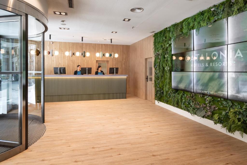 Catalonia Atocha — Hotel building in Madrid, Community of Madrid