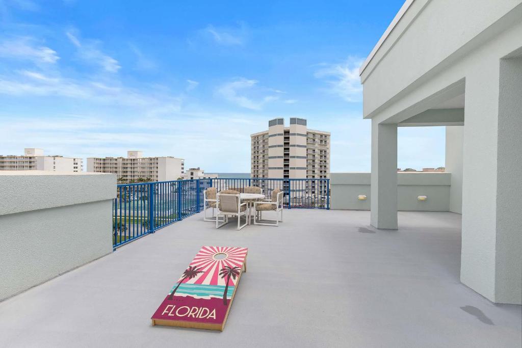 Oceanwalk 1-605, New Smyrna Beach