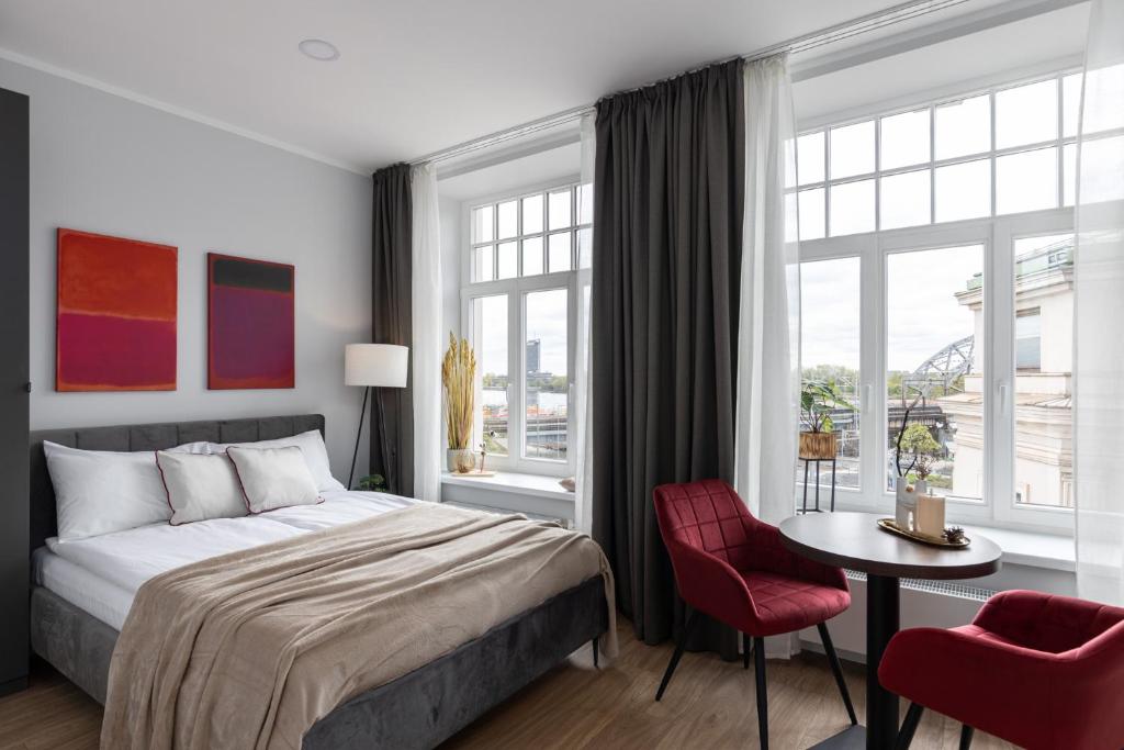 Studio with River View in Old Town, Riga