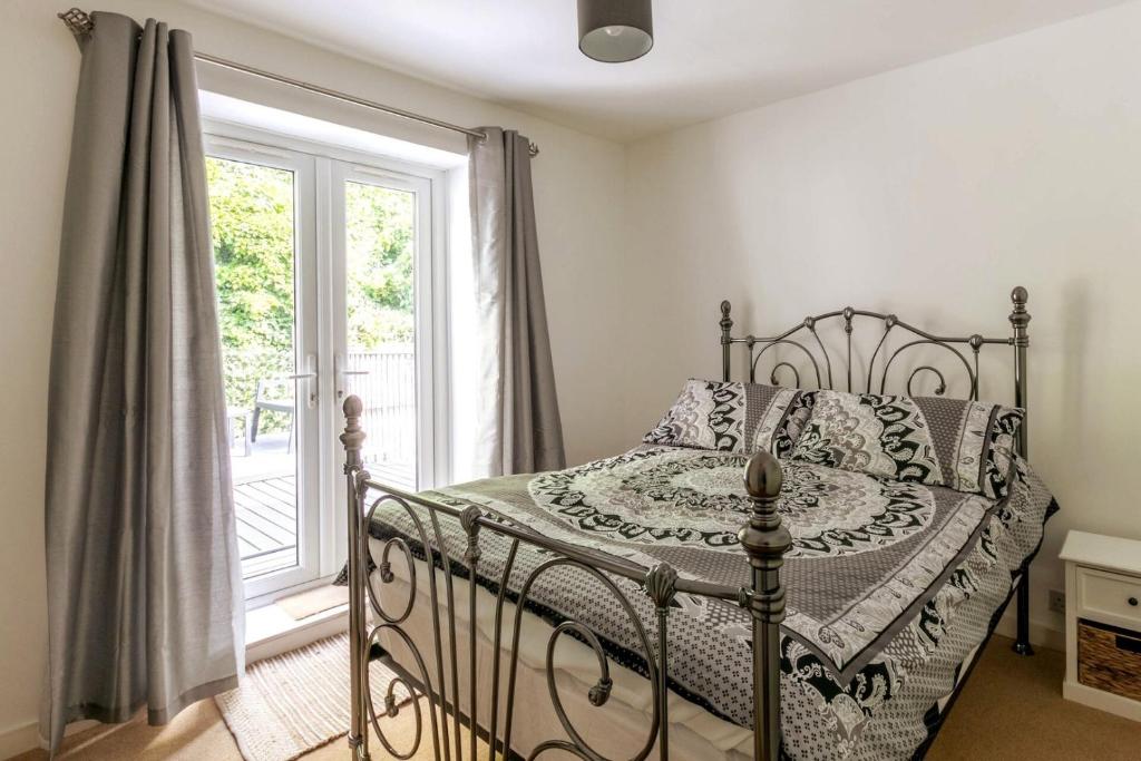 Stylish 2BD Family Hideaway in Dover, Dover