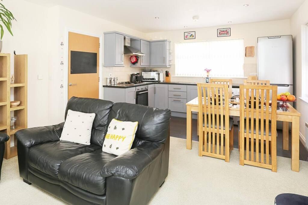 3Bed/2Bath Duplex Apartment - Pure Bliss Belfast, Belfast