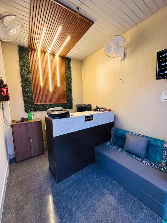 Shared lounge/TV area
