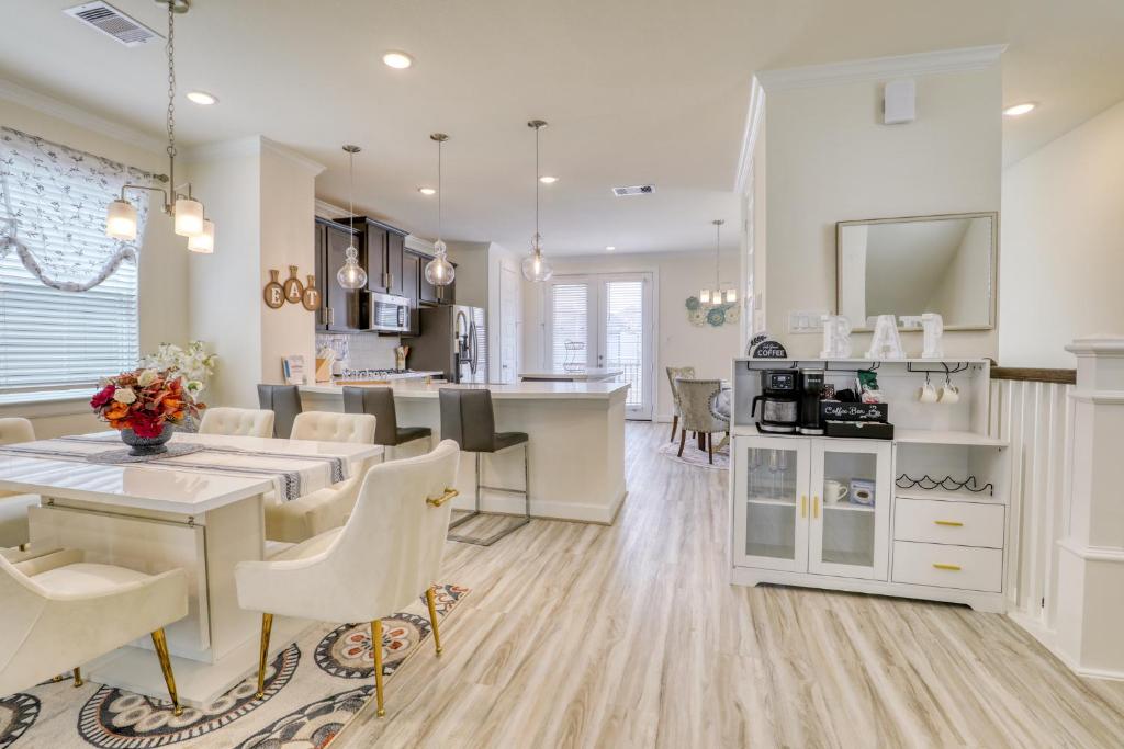 Upscale Gateway, 10 min to NRG Stadium,Med Ct,HDT,, Houston