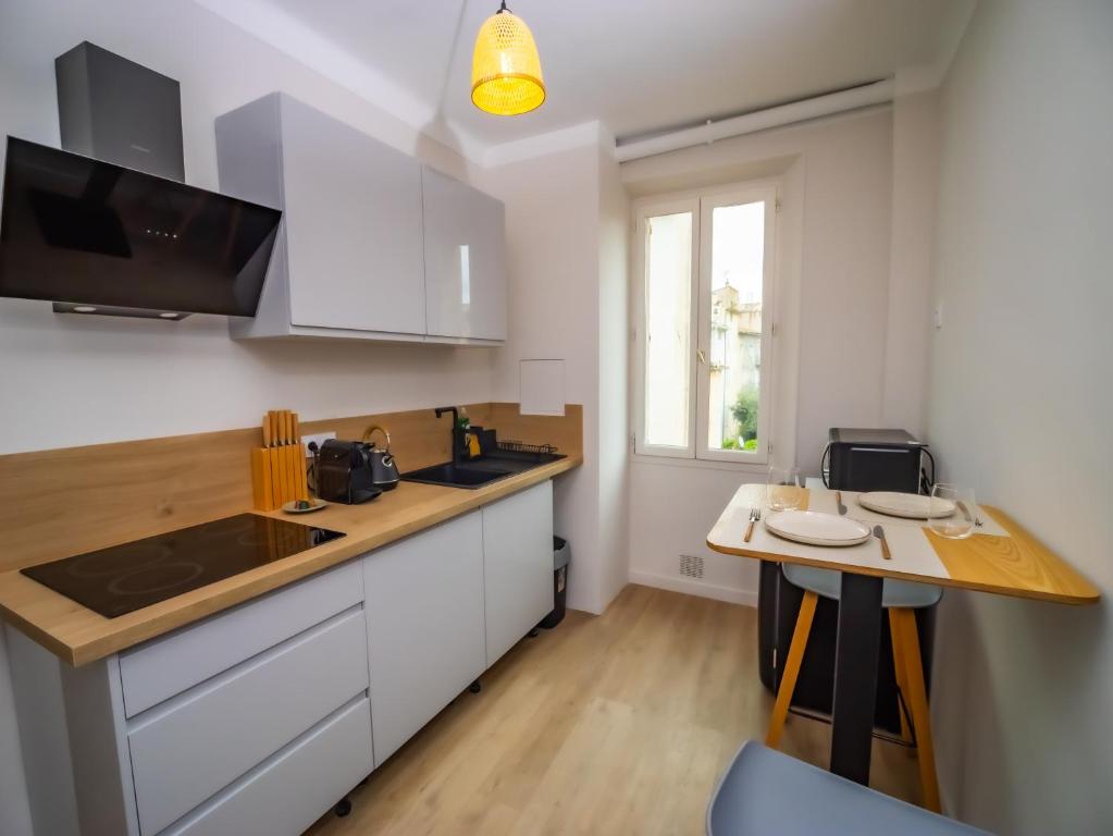 #302-Heart of Vieil Antibes - Place Nationale-High-End Newly Renovated & Furnished Appartment - 3
