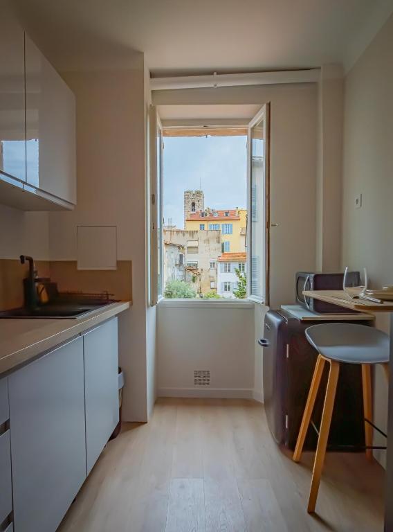 #302-Heart of Vieil Antibes - Place Nationale-High-End Newly Renovated & Furnished Appartment - 5