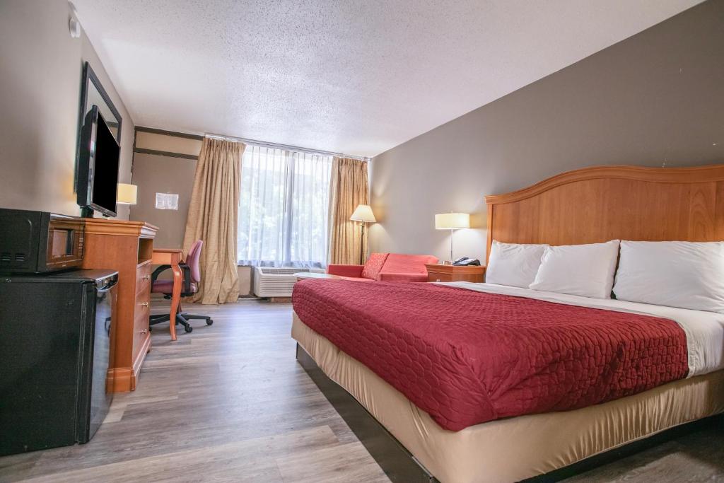 OYO hotel Greensboro east I 40