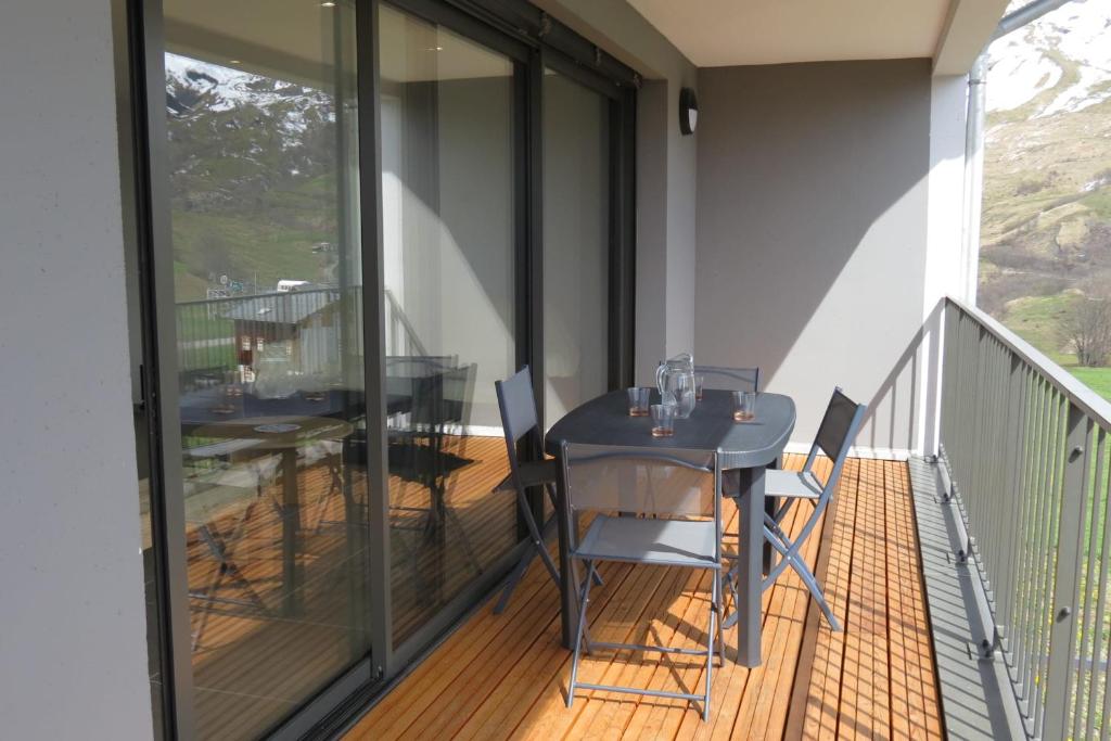 Apartment 3 BR Large Balcony & View - 2
