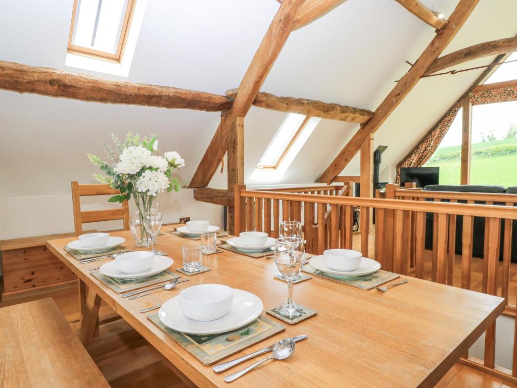 Shepherd's Barn, Milborne photo 5