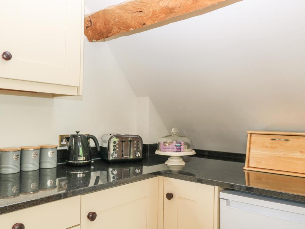 Shepherd's Barn, Milborne photo 7