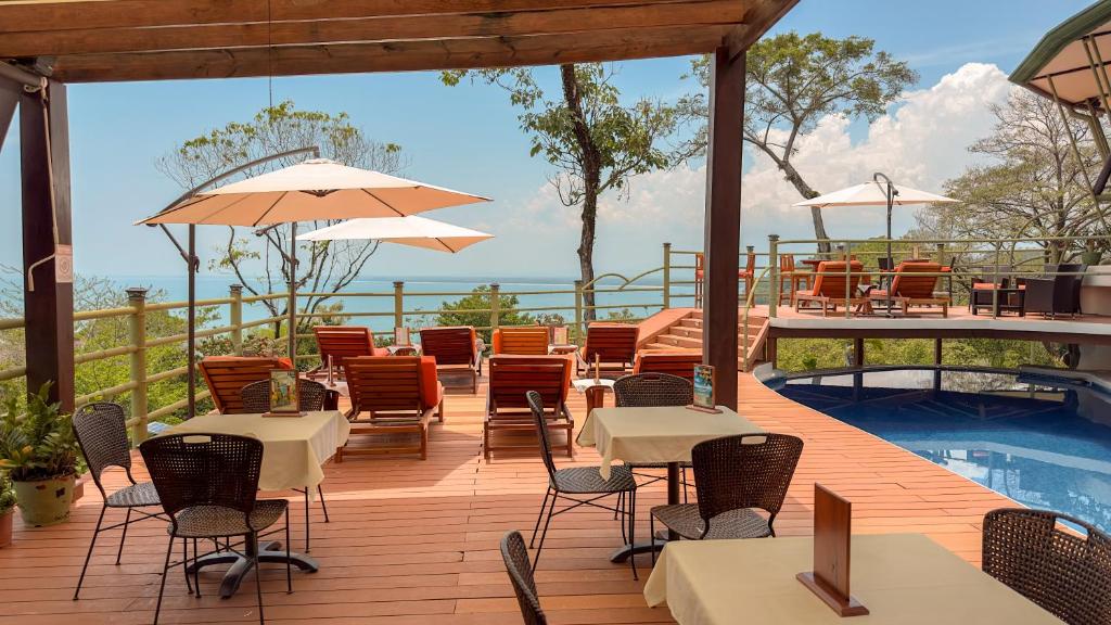 View, Issimo Suites (Adults Only) in Quepos