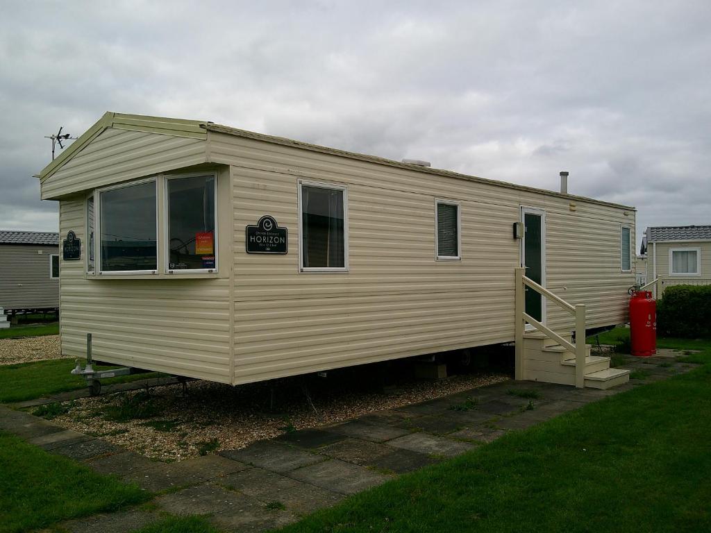 Kingfisher Horizon Elm 6 Berth Panel heated close to site shop, Ingoldmells