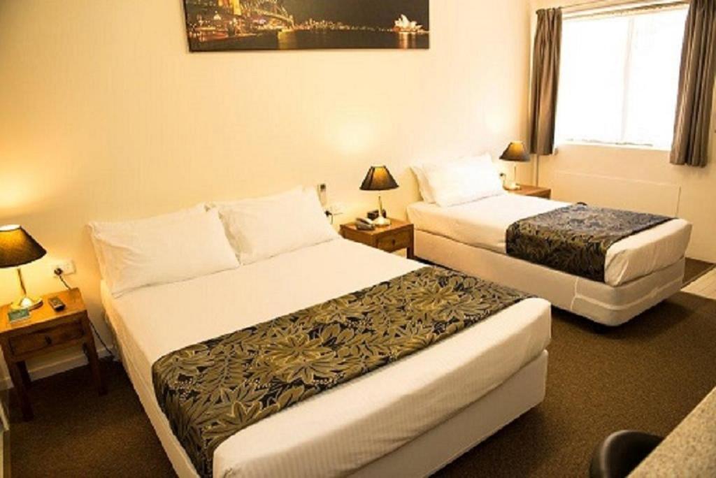 Garden City Motor Inn photo