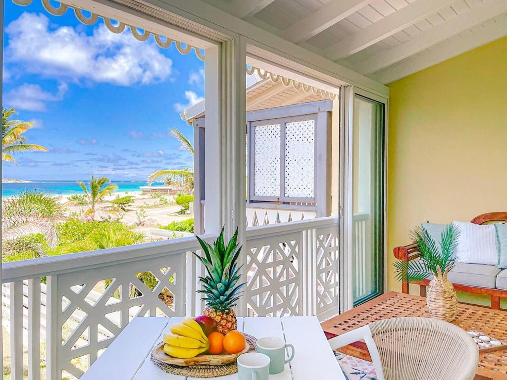 Villa Côté Sable Beach Access Sea View Elegance, Orient Bay