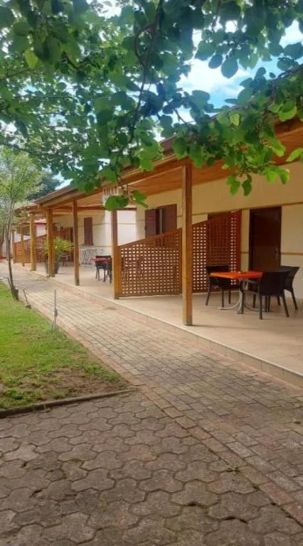 Vila 7 Divjake, hotel in Divjakë