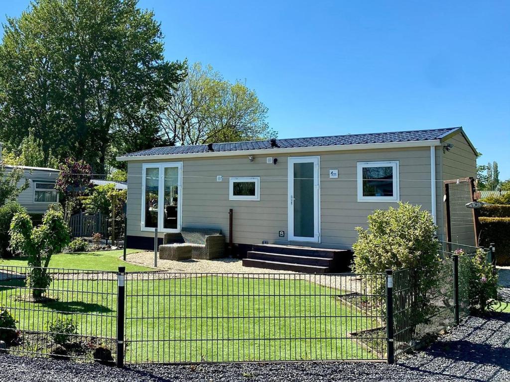 Chalet in Tzummarum near Frisian Countryside, Tzummarum