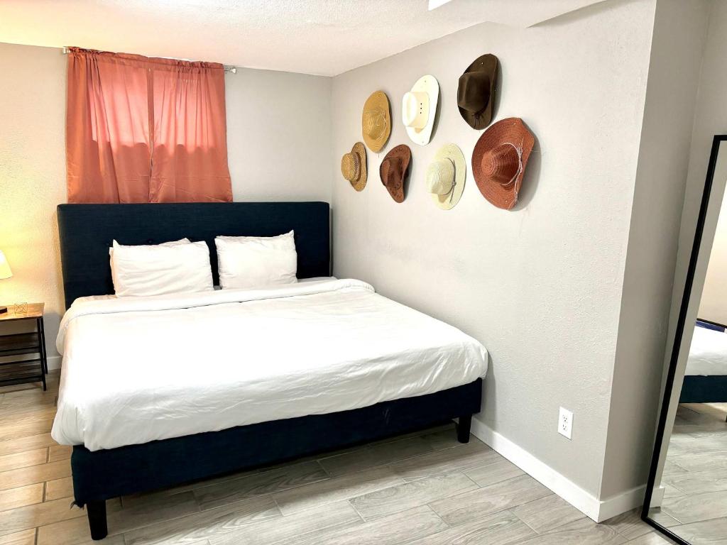 Unique Cozy Lower Unit with Two Bedrooms & Privacy, Denver