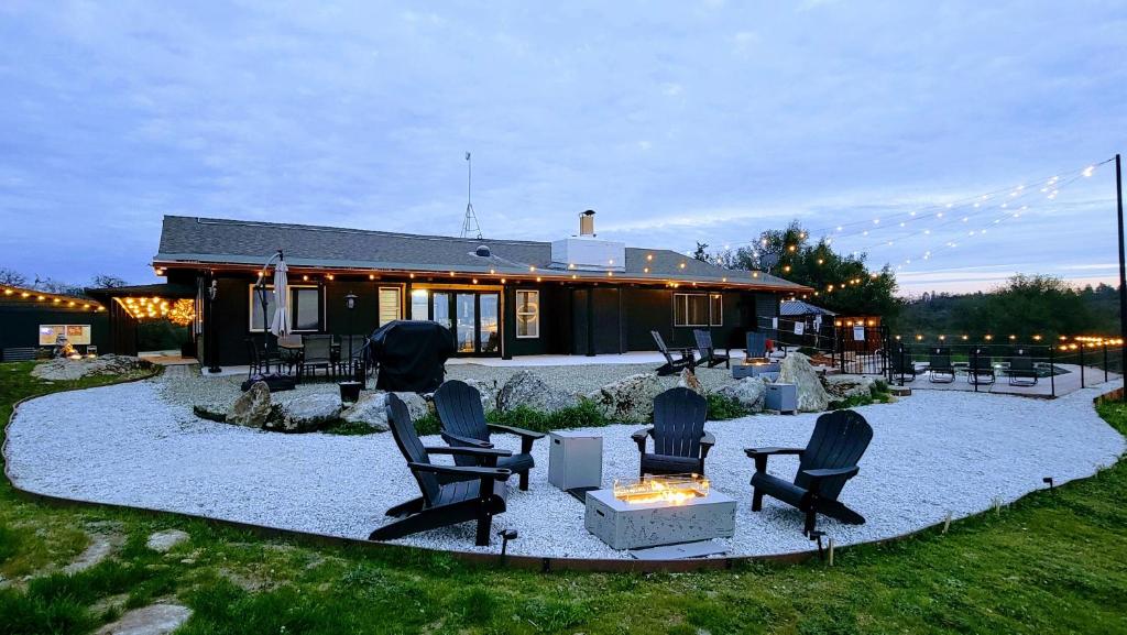 4000 SF, 20 Acre Gated Luxe Estate, Game Room, Pano View, Pool, Spa, Coarsegold