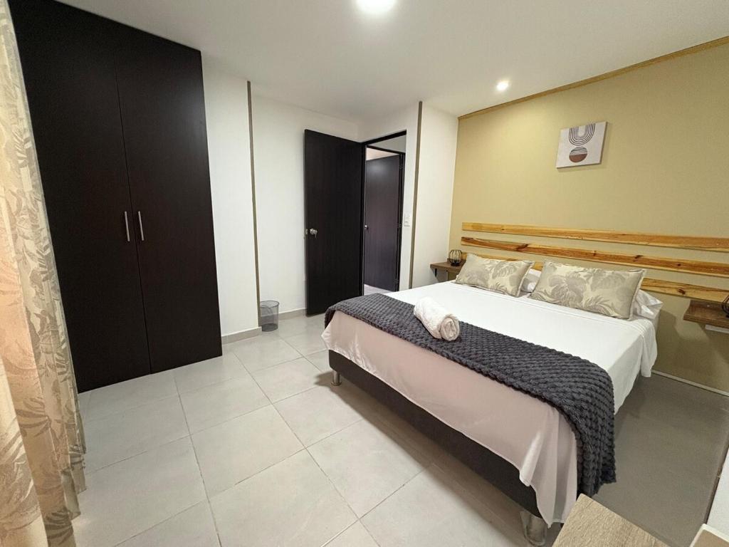 Apartamento en cali, barrio ciudad jardin - 2