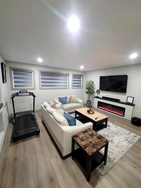 Cozy & Stylish 2BR Apartment -BW, Winnipeg