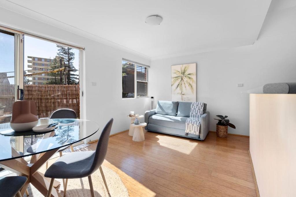 Manly Flow - Cosy Beachside Stay near Dining & Ferry, Sydney