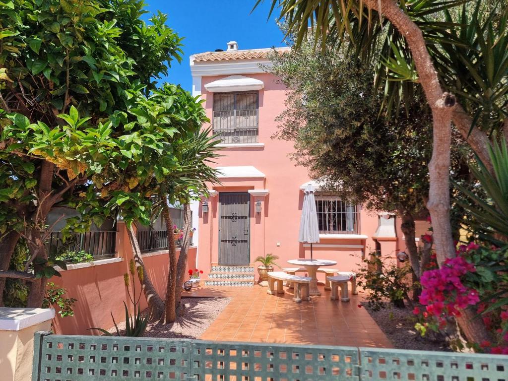 Calle Carlos Primero, Roda, Roda