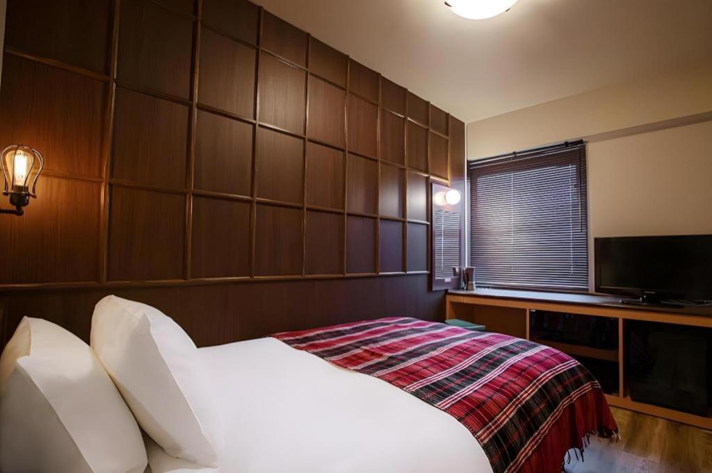 5. 더 스틸 하우스..