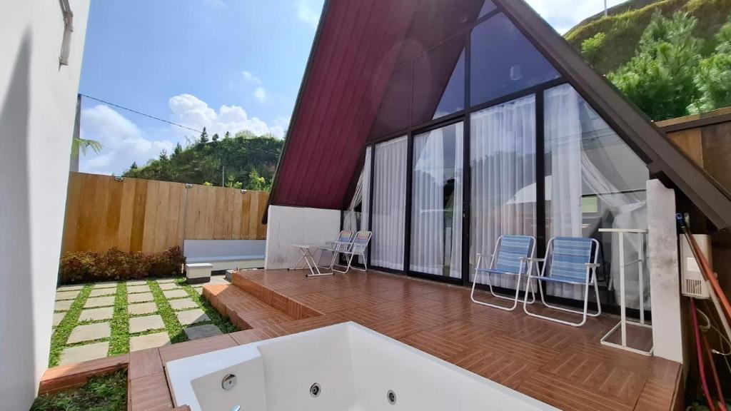 Himalaya 2 &#8211; Private Triangle