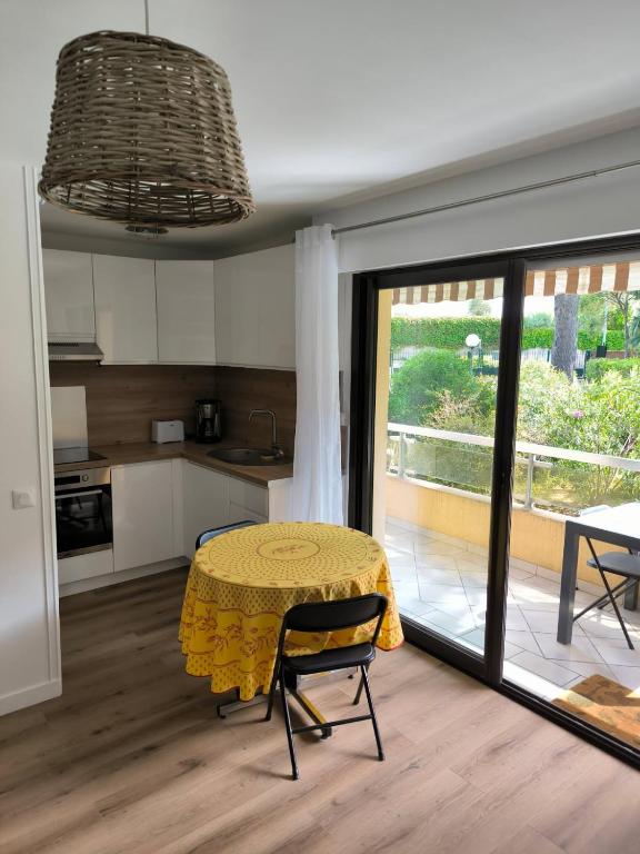 Appart à deux pas de la plage Boulouris St Raphael - 1
