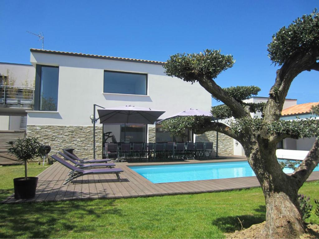 Villa piscine chauffée et spa en options - 1