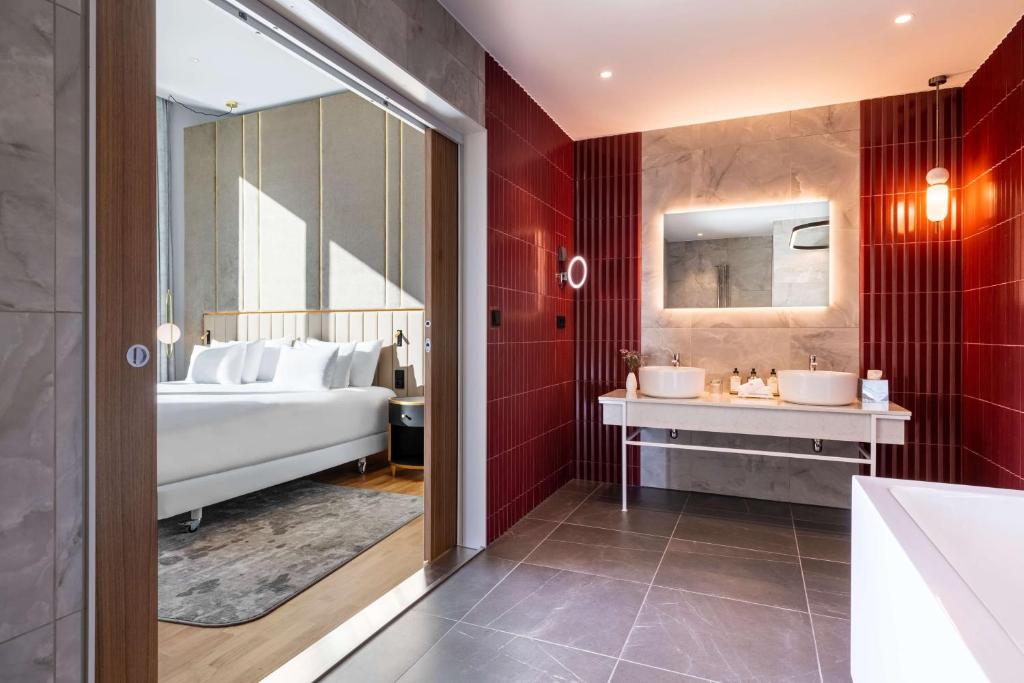 Hotel Facility 1