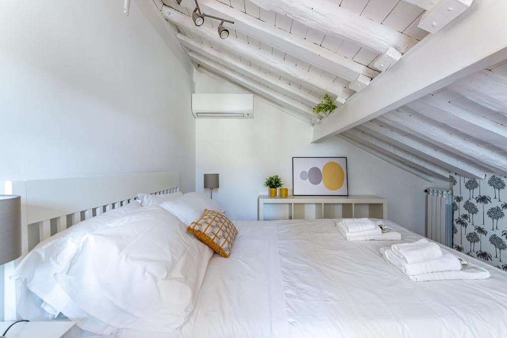 iFlat Pantheon & La Dolce Vita Skyline Penthouse - 2