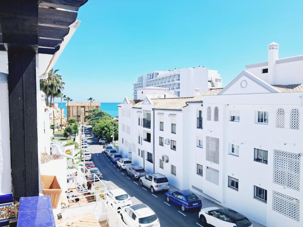 Stylish Apartment just steps from the beach - 5