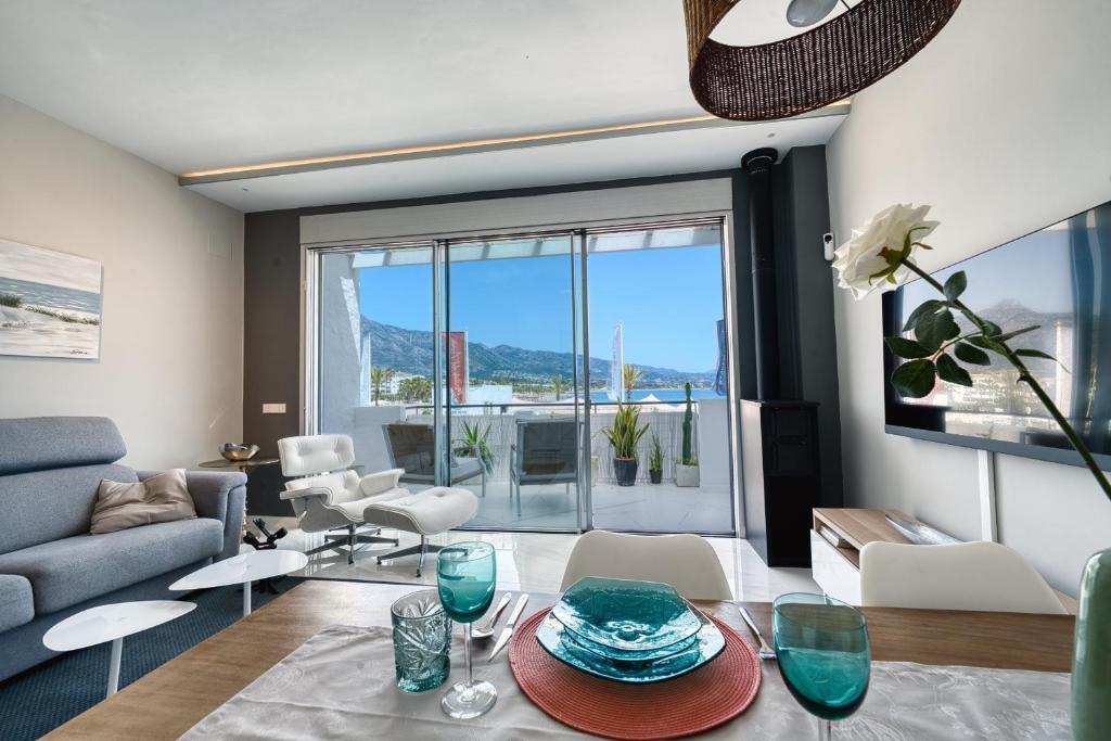 3095 Elegant Beachside Apartment in Puerto Banus - 3